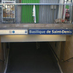 À Saint Denis, la station de Métro Basilique est toujours en travaux